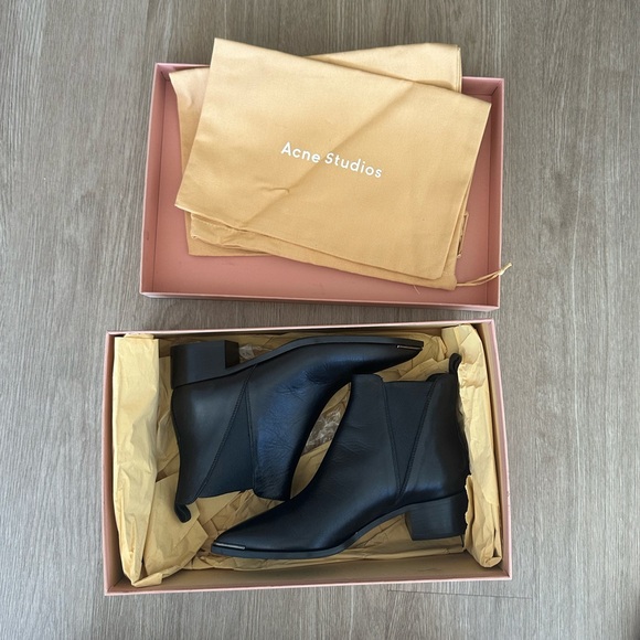 Acne Studios - Jensen Ankle Boot in Black Napa Leather - Size 35 - Picture 5 of 8